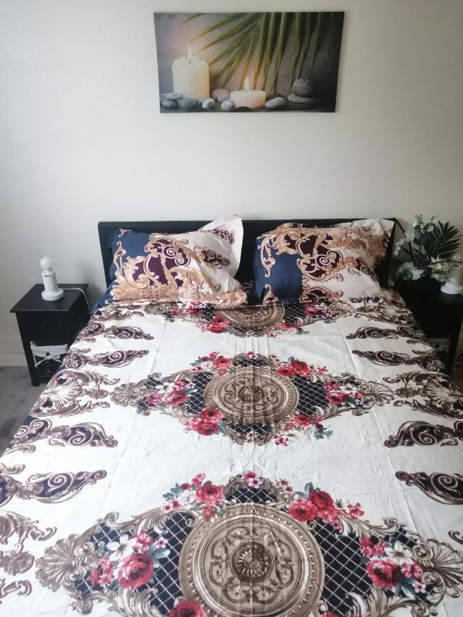 Chambre Dans Appartement A Ньор Экстерьер фото
