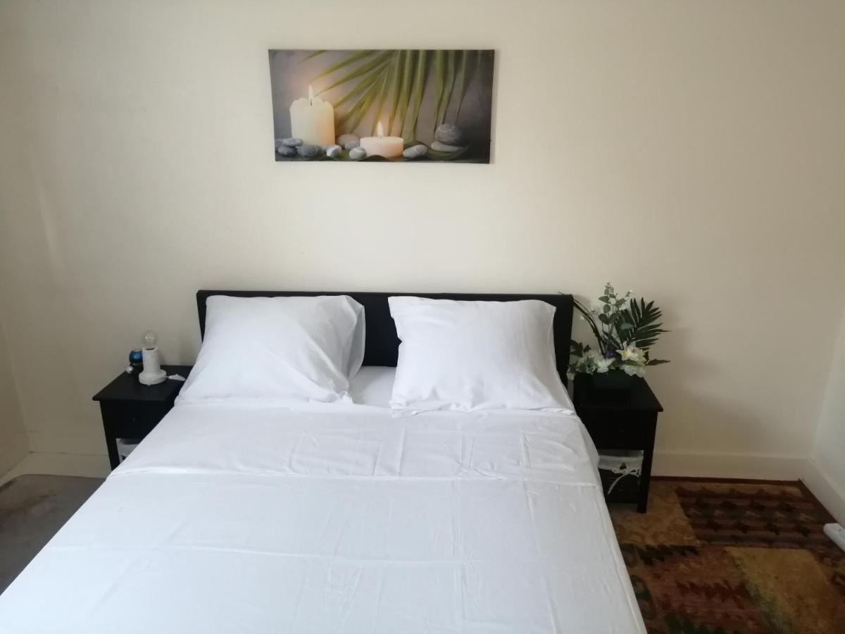 Chambre Dans Appartement A Ньор Экстерьер фото