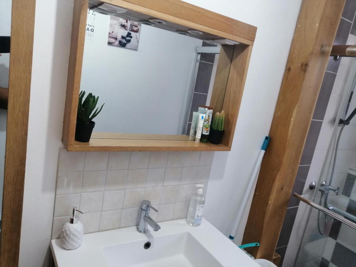 Chambre Dans Appartement A Ньор Экстерьер фото