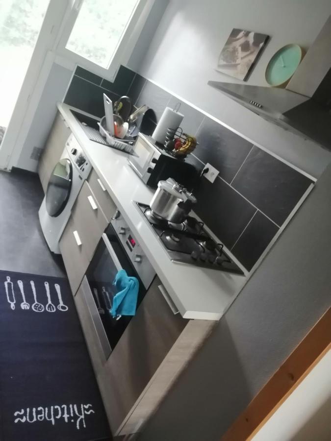 Chambre Dans Appartement A Ньор Экстерьер фото
