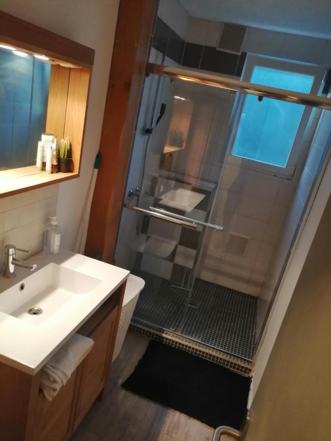 Chambre Dans Appartement A Ньор Экстерьер фото