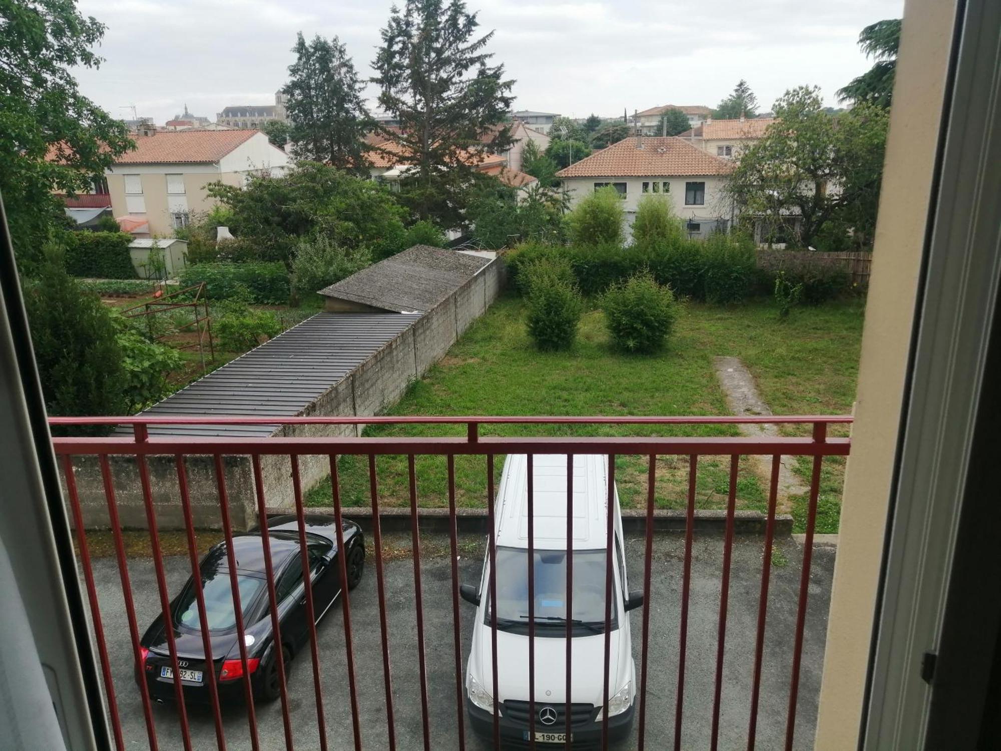 Chambre Dans Appartement A Ньор Экстерьер фото